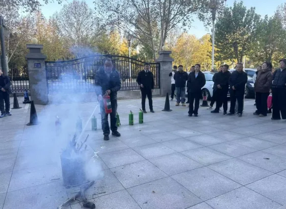 筑牢安全防线 护航文物安全---洛阳市考古研究院开展消防安全知识培训暨消防应急演练活动(图5) image.png